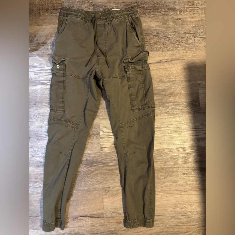 H&M Green Cargo Pants with Sturdy Design